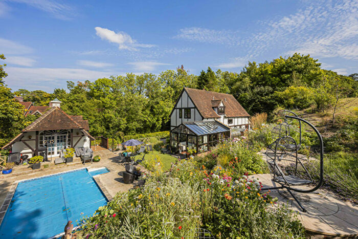 4 Bedroom Detached House For Sale In Hollow Way, Upton, OX11