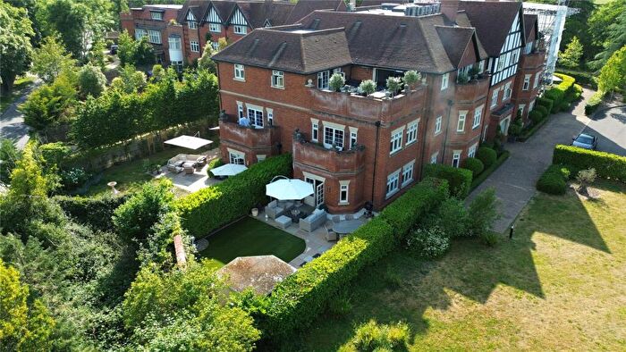 2 Bedroom Flat For Sale In Orchard Lea, Drift Road, Winkfield, Windsor, SL4