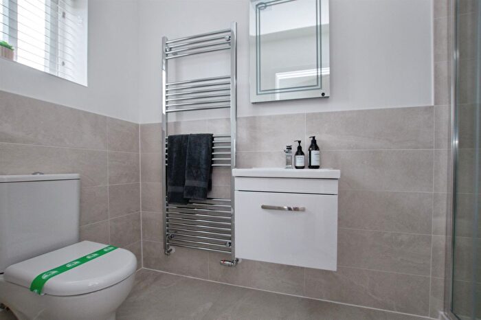 3 Bedroom Detached House For Sale In Edmondsham Road, Verwood, BH31