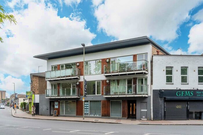 2 Bedroom Flat To Rent In Falcon Road, Battersea, London, SW11
