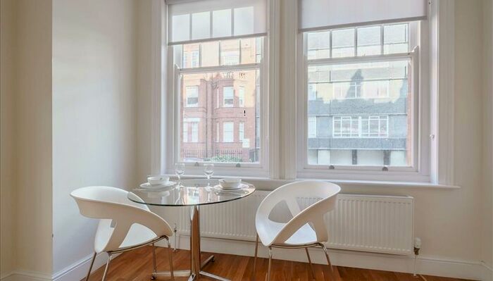 1 Bedroom Flat To Rent In Hamlet Gardens, London, W6