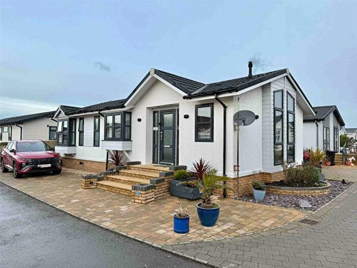 2 Bedroom Bungalow For Sale In New Lane, Milford On Sea, Lymington, Hampshire, SO41