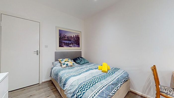 Studio To Rent In Blenheim Gardens, London, NW2