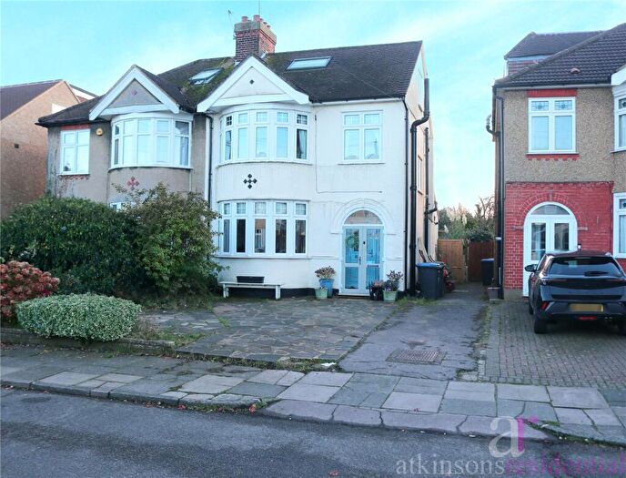 4 Bedroom Semi-Detached House For Sale In Kilvinton Drive, Enfield, Middlesex, EN2