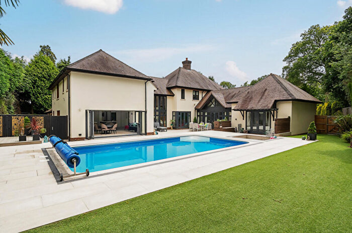 7 Bedroom Detached House For Sale In Chilworth Road, Chilworth, Southampton, Hampshire, SO16