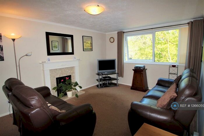 2 Bedroom Flat To Rent In Bankside Close, Coventry, CV3