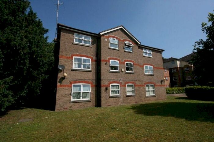 1 Bedroom Flat To Rent In Vanbrugh Court, London Road, Reading, RG1