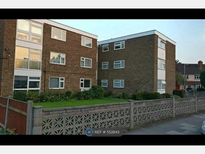 2 Bedroom Flat To Rent In Norton Court, Ilford, IG2