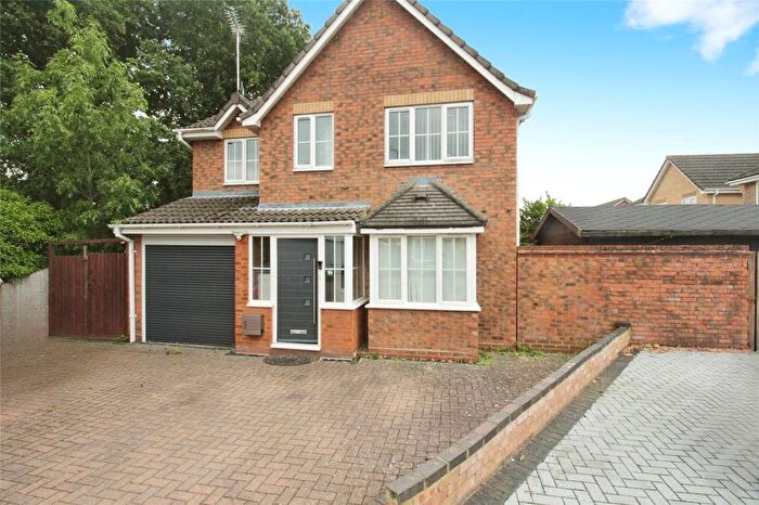 4 Bedroom Detached House To Rent In Glenwood Gardens, Langdon Hills, Basildon, SS16