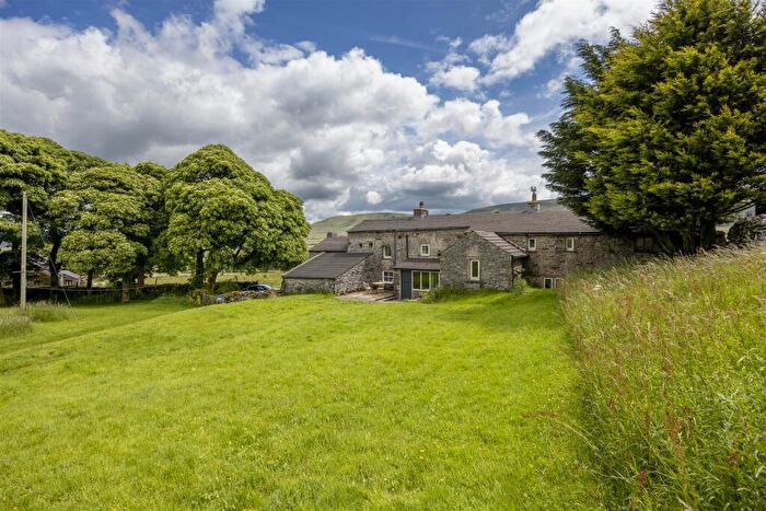 5 Bedroom Detached House For Sale In Middle Scales, Chapel Le Dale, LA6
