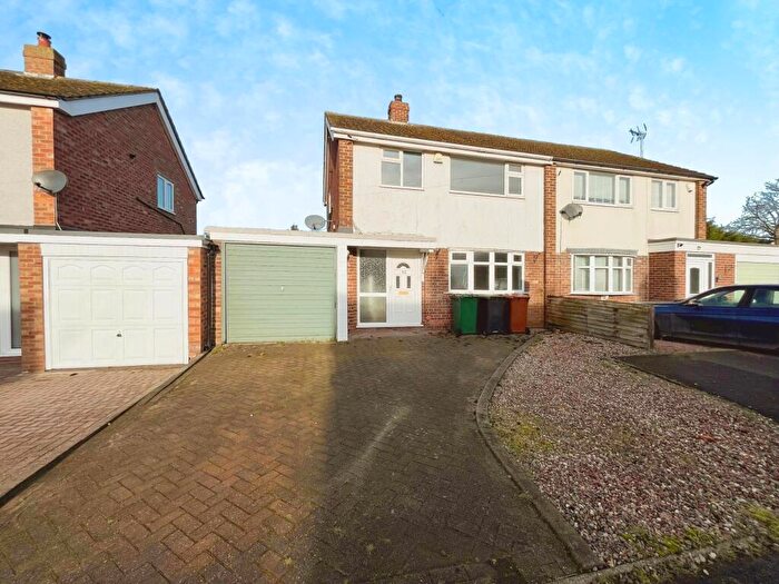 3 Bedroom Semi-Detached House To Rent In Chesterfield Drive, Linton, DE12