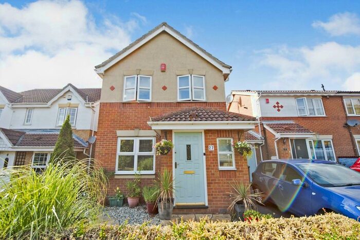 3 Bedroom Detached House For Sale In Cole Avenue, Chadwell St. Mary, Grays, RM16