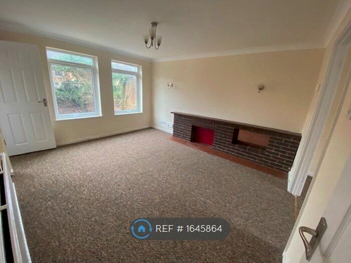 4 Bedroom End Of Terrace House To Rent In Carlina Place, Conniburrow, Milton Keynes, MK14