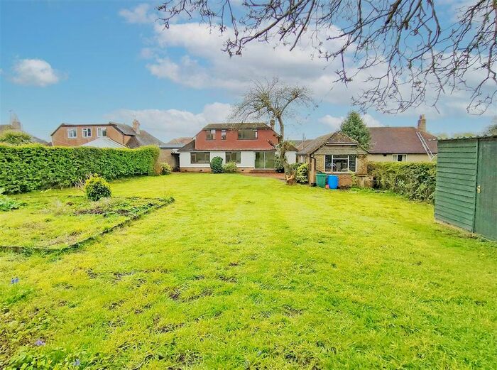 4 Bedroom Chalet For Sale In Westside, Tillington, Petworth, GU28