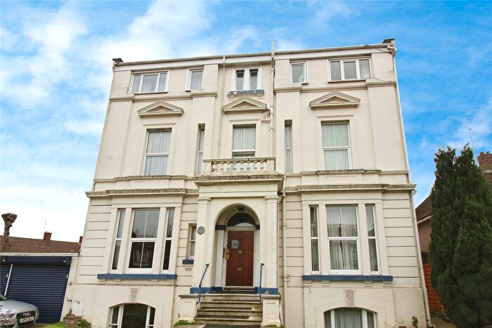 Studio To Rent In Flat B Avenue House, Bath Road, Reading, Berkshire, RG1