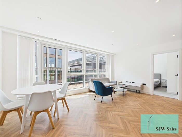 1 Bedroom Penthouse For Sale In Royal Exchange Kingston, Brook Street, KT1