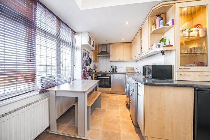 1 Bedroom Flat For Sale In Ewell Road, Surbiton, KT6