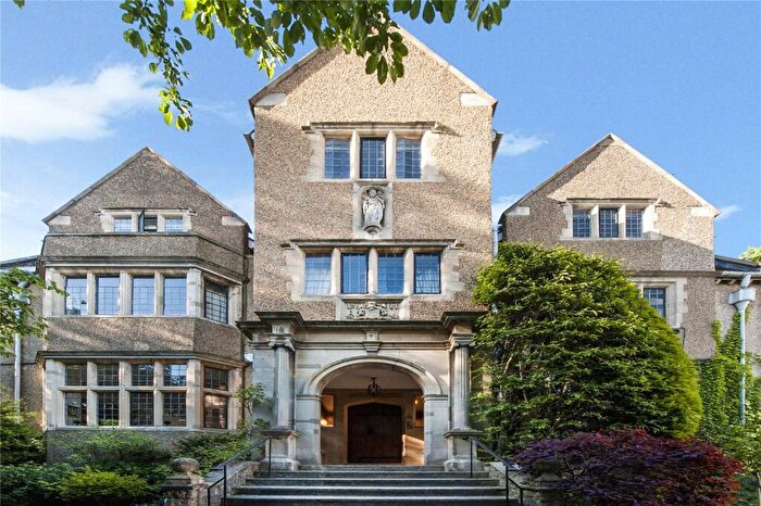 1 Bedroom Flat To Rent In Moreton House, Holly Walk, NW3