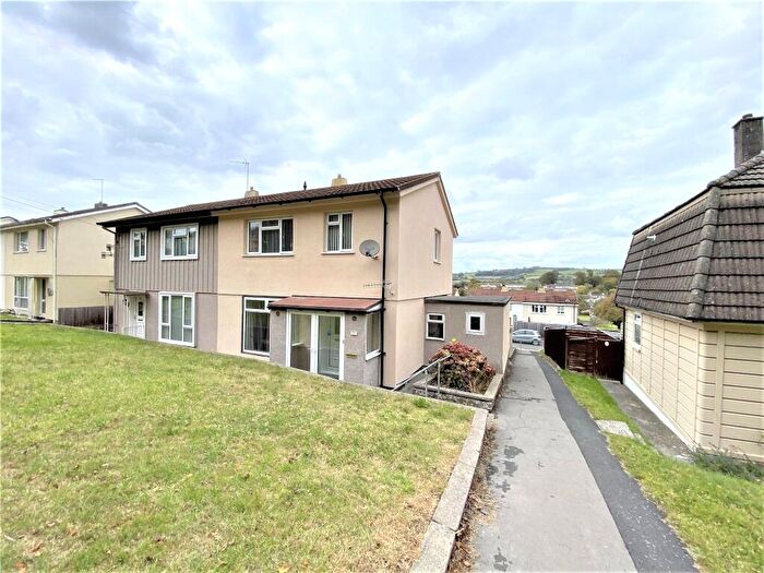 4 Bedroom Semi-Detached House To Rent In Shaws Way, Bath, Somerset, BA2