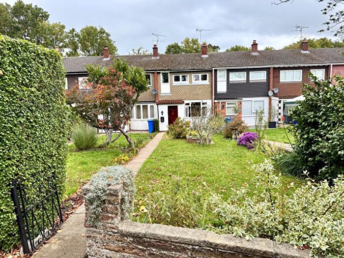 3 Bedroom Terraced House For Sale In Robins Grove Crescent, Yateley, GU46