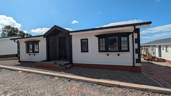 2 Bedroom Mobile/park Home For Sale In Tedstone Wafre, Bromyard, HR7