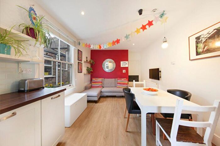 2 Bedroom Flat To Rent In Litchfield Gardens, London, NW10