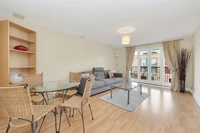 2 Bedroom Apartment To Rent In Victory Place, E14