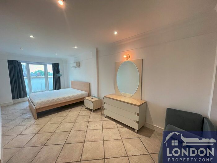 2 Bedroom Flat To Rent In Borough High Street, London, SE1