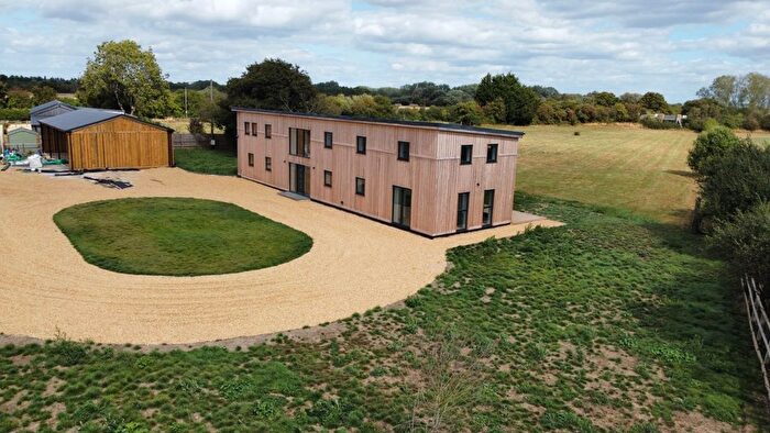 4 Bedroom Detached House For Sale In Lechlade, Gloucestershire, GL7