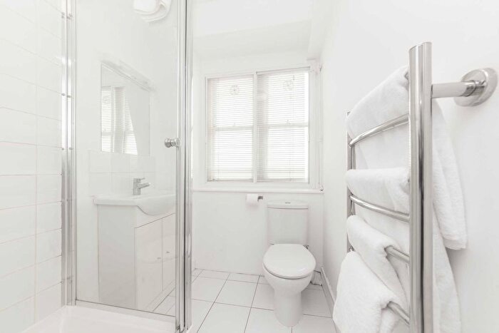 1 Bedroom Studio To Rent In Hill Street, London, W1J