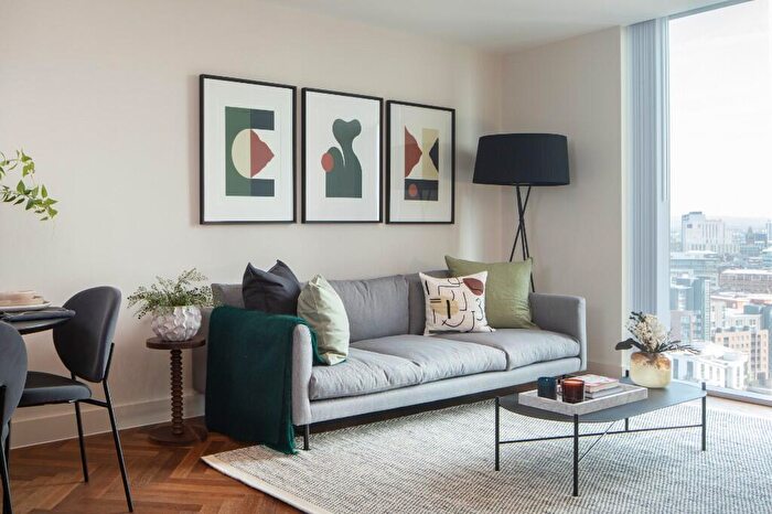 2 Bedroom Apartment To Rent In The Residences Manchester, Deansgate Square, Greater Manchester, M15