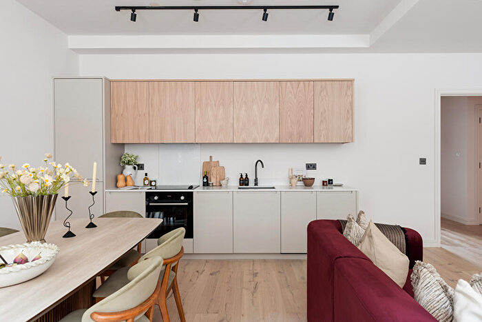 2 Bedroom Apartment For Sale In The Threadworks, Bethnal Green, E2 - Photo 4