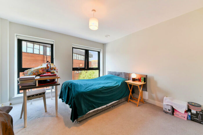 2 Bedroom Apartment To Rent In Weavers Yard, Newbury Newbury, RG14