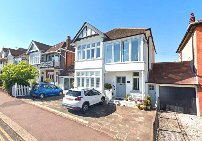 3 Bedroom Apartment To Rent In Marine Parade, Leigh On Sea, SS9