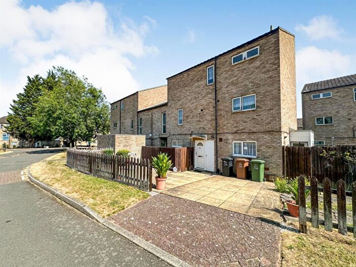 3 Bedroom Flat For Sale In Ripley Walk, Corby, NN18