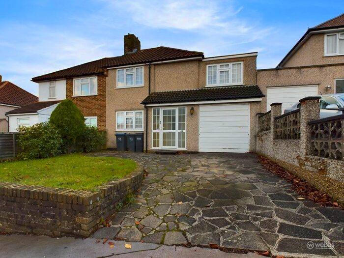 4 Bedroom Semi-Detached House To Rent In Grenville Road, New Addington, Croydon, CR0