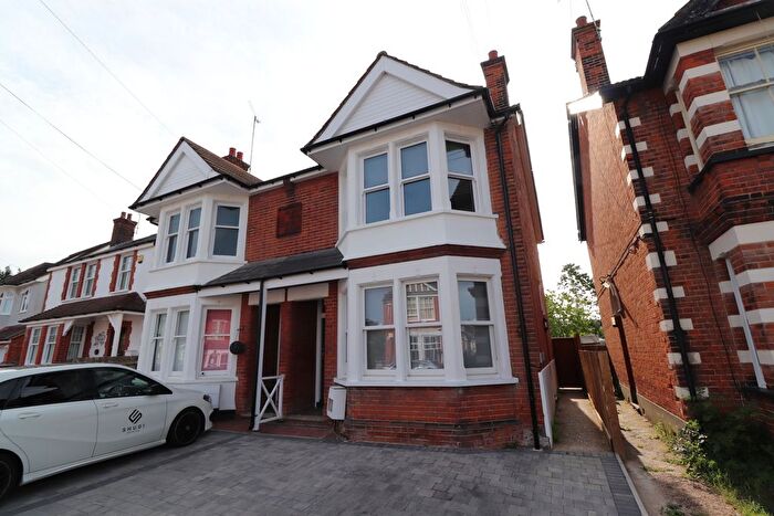 2 Bedroom Property To Rent In Hill Road, Chelmsford, CM2