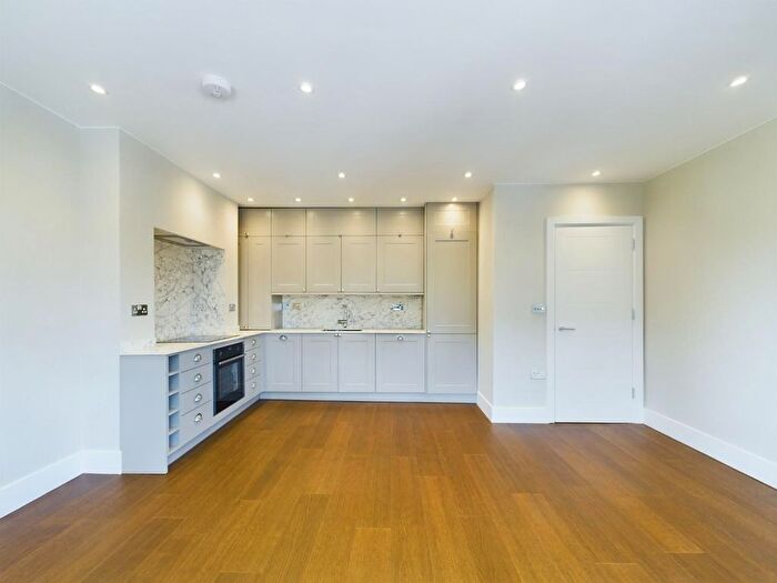 1 Bedroom Flat For Sale In Brondesbury Park, London, NW6