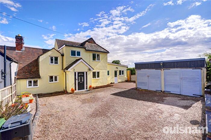 3 Bedroom Semi-Detached House For Sale In Doctors Hill, Bournheath, Bromsgrove, Worcestershire, B61