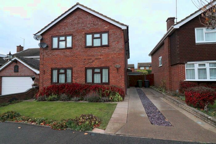 4 Bedroom Detached House To Rent In Old Bedford Road, Luton LU2