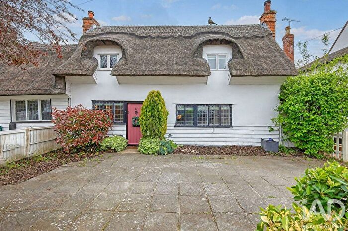 2 Bedroom Cottage For Sale In Cambridge Road, Stansted, CM24