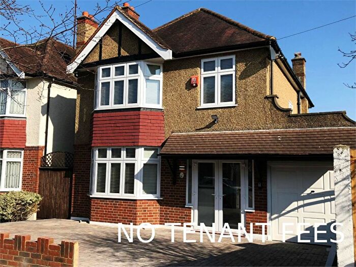 3 Bedroom Detached House To Rent In Cuddington Avenue, Worcester Park, London, KT4
