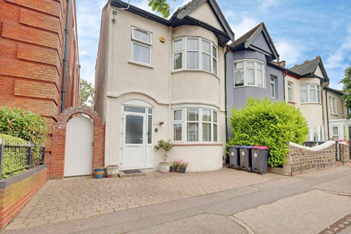 3 Bedroom End Of Terrace House For Sale In Priory Avenue, Southend-On-Sea, SS2