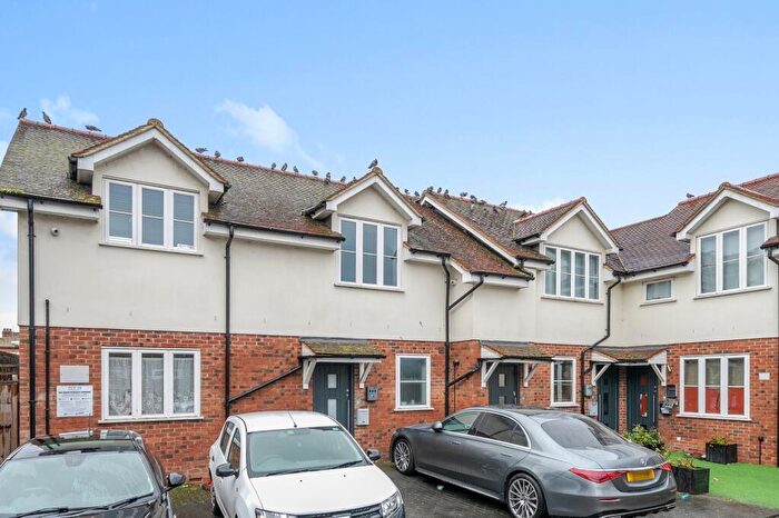 7 Bedroom Semi-Detached House For Sale In Rodwell Place, Edgware, Middlesex, HA8