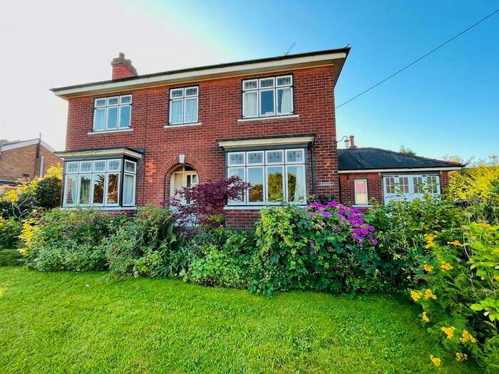 4 Bedroom Detached House For Sale In High Street, Blyton, Gainsborough, Lincolnshire, DN21