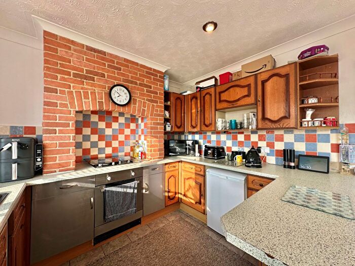 3 Bedroom Semi-Detached House To Rent In Eastwood Avenue, March, PE15