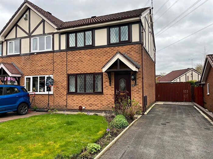 3 Bedroom Semi Detached House For Sale In Shawfields, Stalybridge, SK15