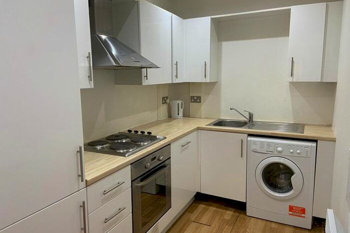 Studio To Rent In Castle Street, Swansea, SA1