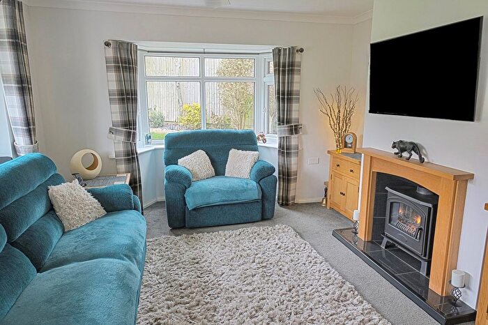 2 Bedroom Bungalow For Sale In Glyne Barn Close, Bexhill On Sea, TN40