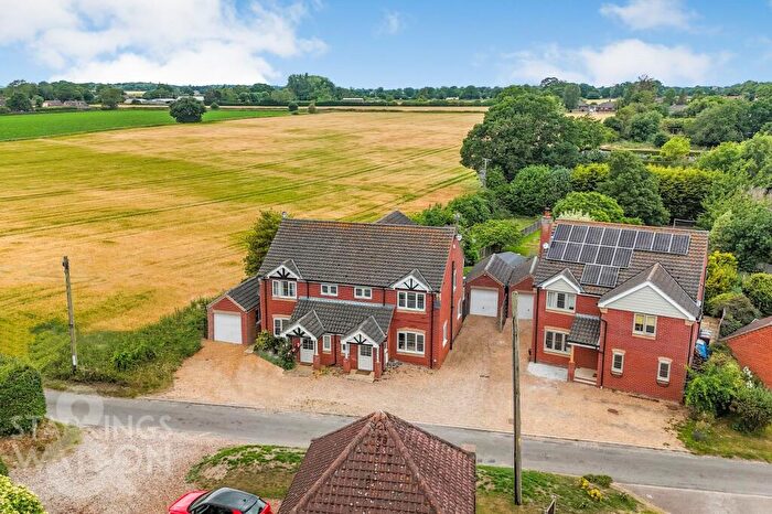 3 Bedroom Semi-Detached House For Sale In Chapel Road, Beighton, Norwich, NR13